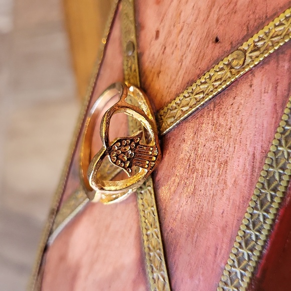 Unbranded Jewelry - Hammered Hamsa Hand Gold Tone Ring, Size 7.5